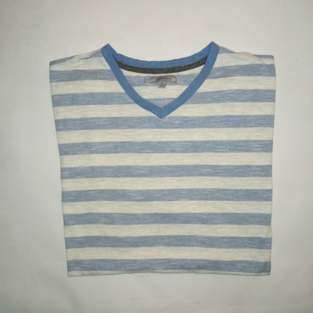 Method V Neck Tee